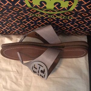 Tory Burch Logo Leather thong sandals
